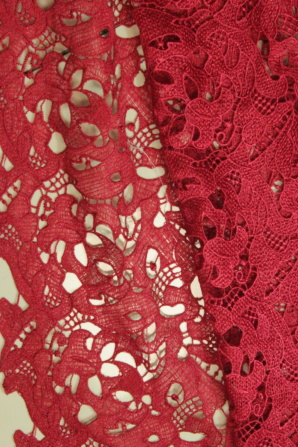 Broderie Sparta, Trandafiriu