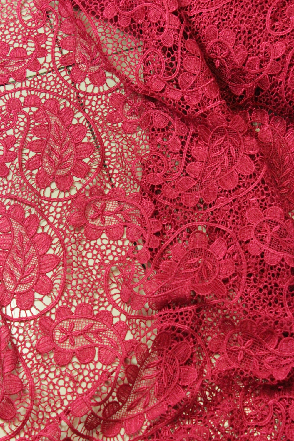 Broderie Sparta, Trandafiriu