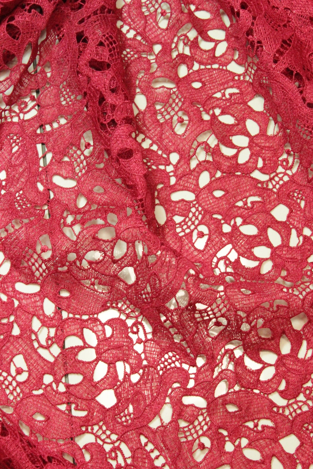 Broderie Sparta, Trandafiriu