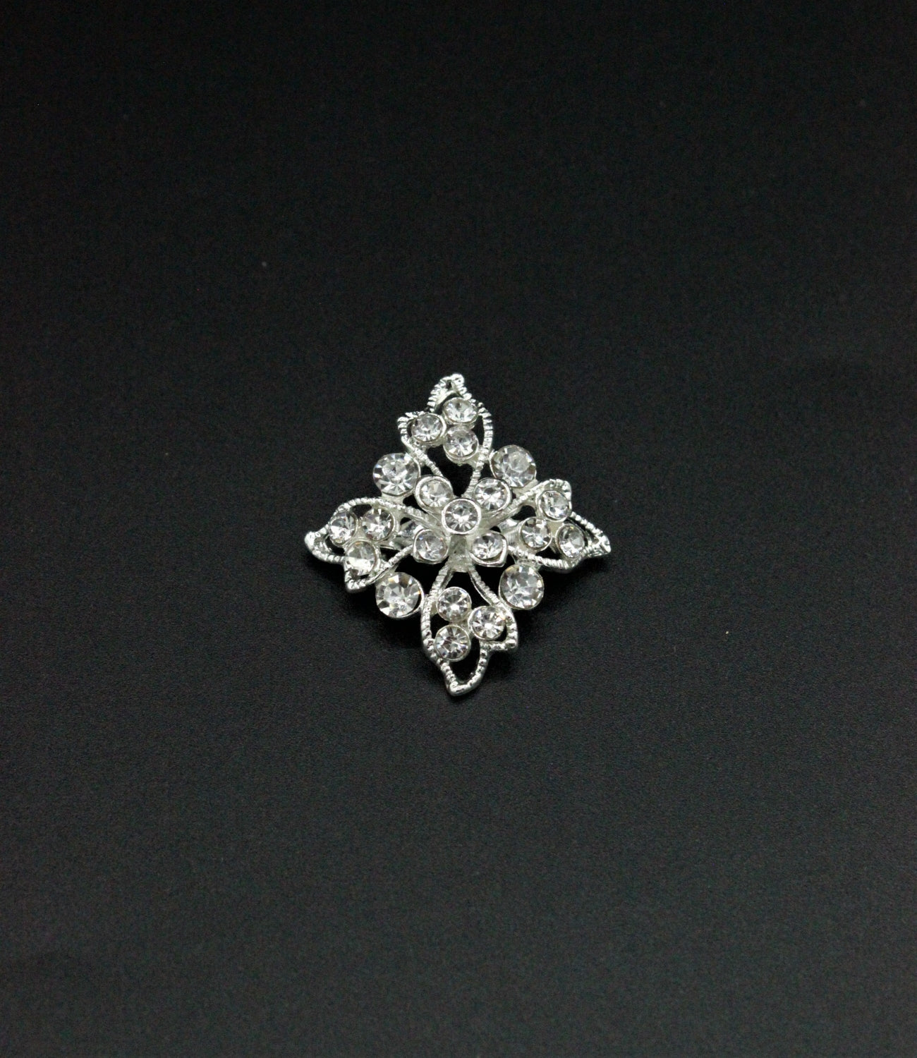 Brosa Cu Pietre, 30mm