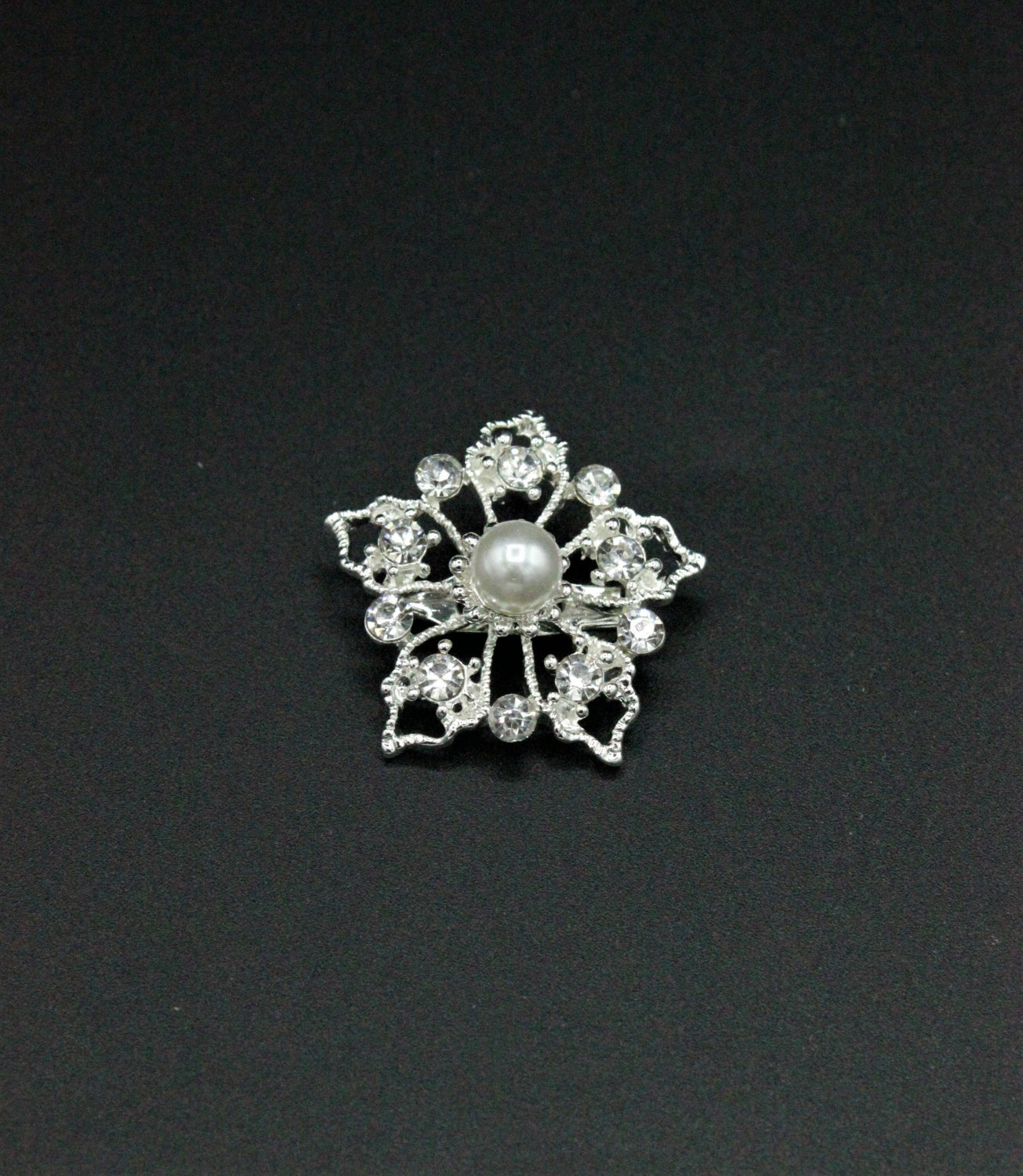 Brosa Cu Pietre Si Perle, 30mm