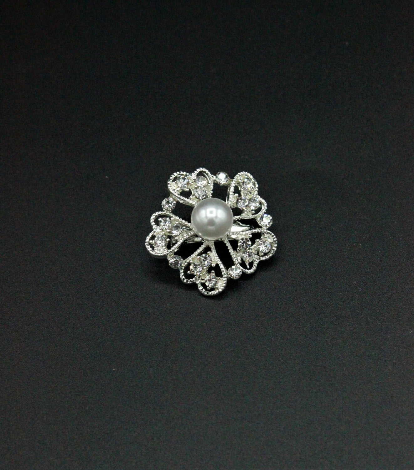 Brosa Cu Pietre Si Perle, 30mm