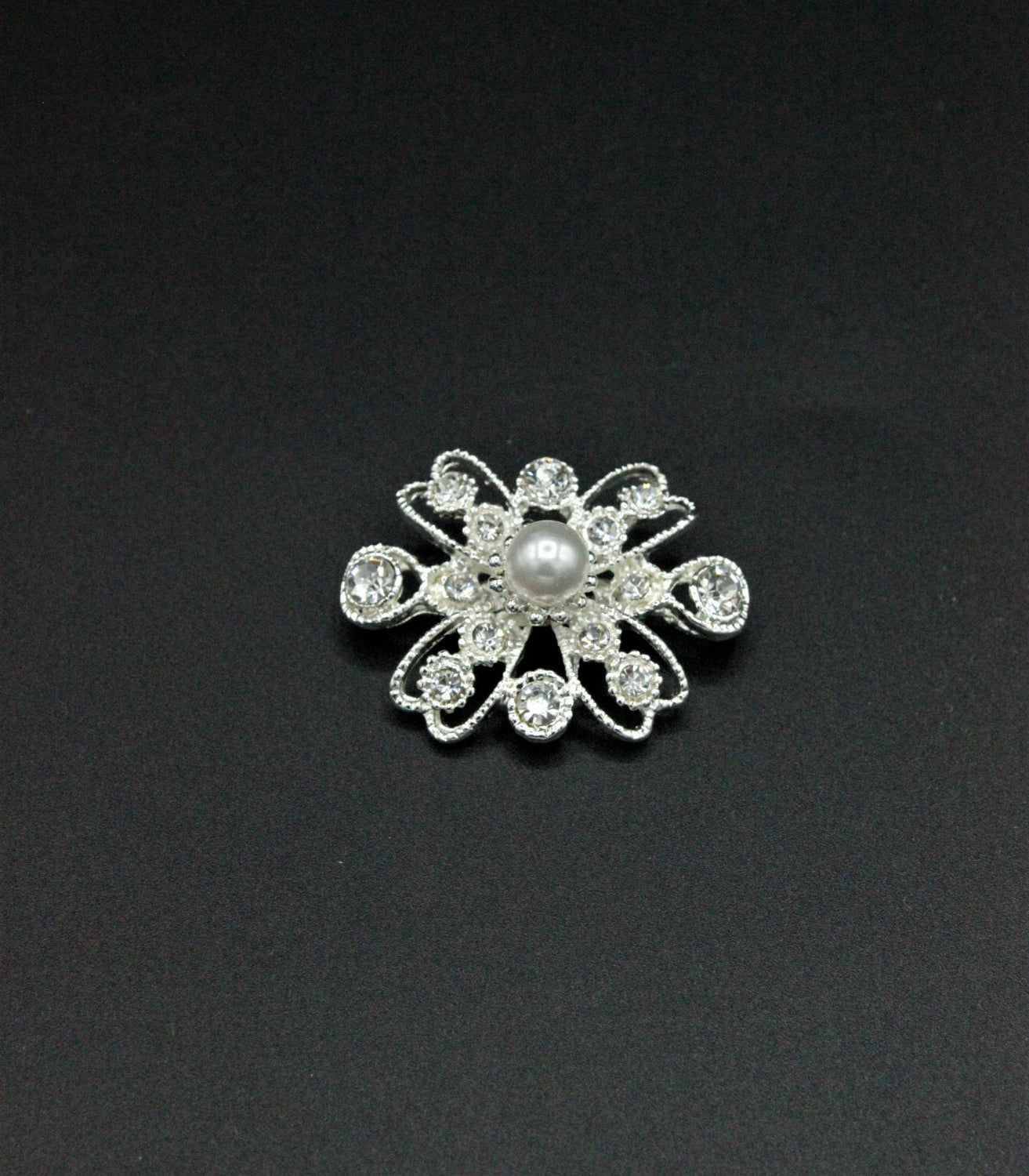 Brosa Cu Pietre Si Perle, 30x40mm