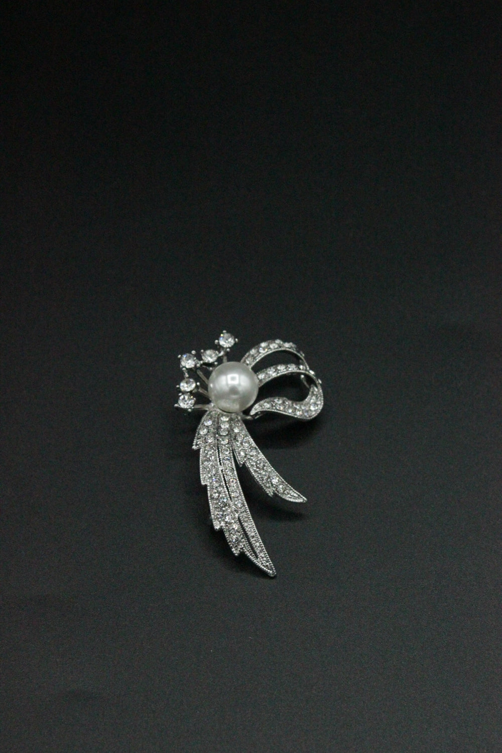 Brosa Cu Pietre Si Perle, 60x30mm