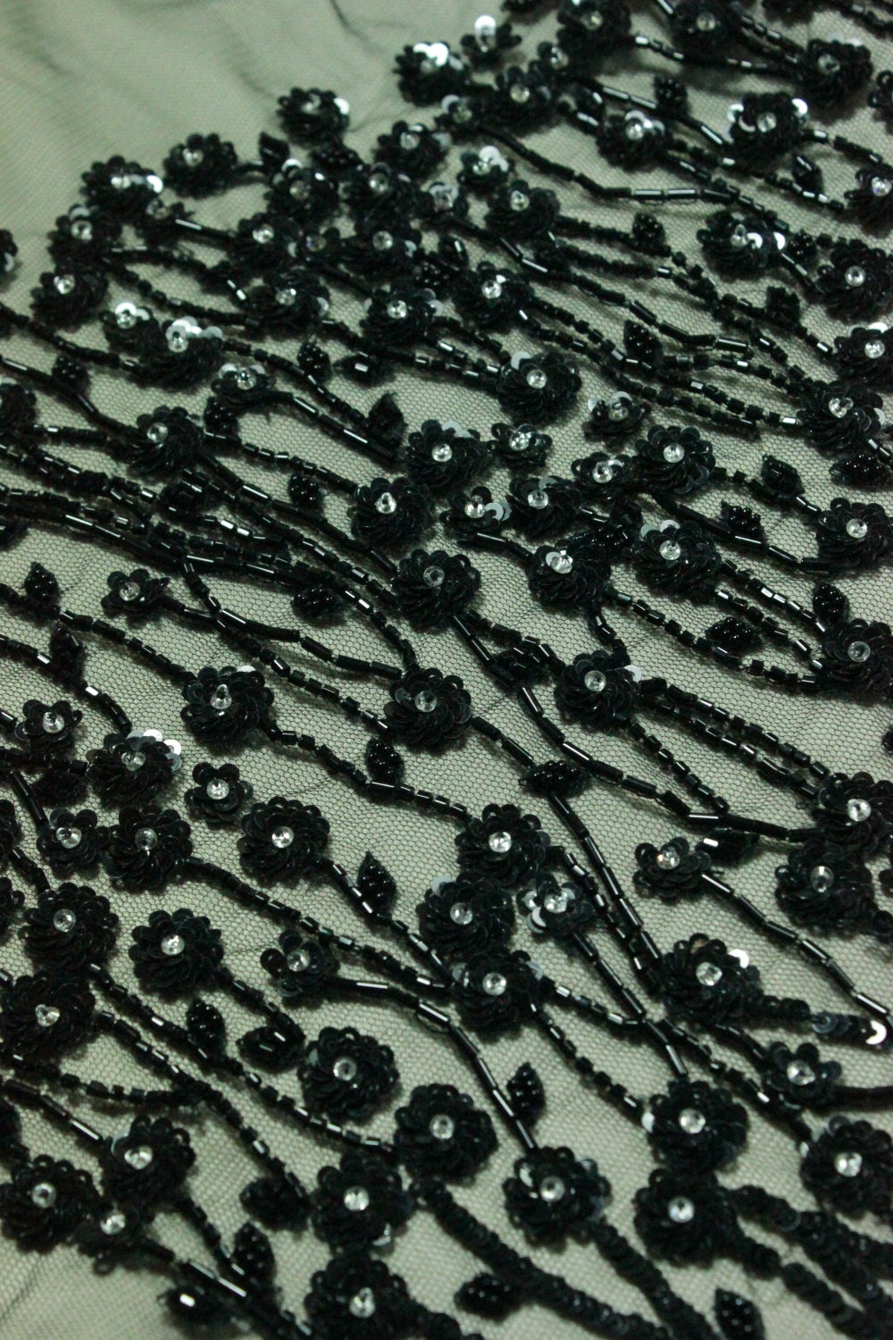 Bust Broderie Pe Tull Cu Margele Si Paiete, Negru,55x40cm
