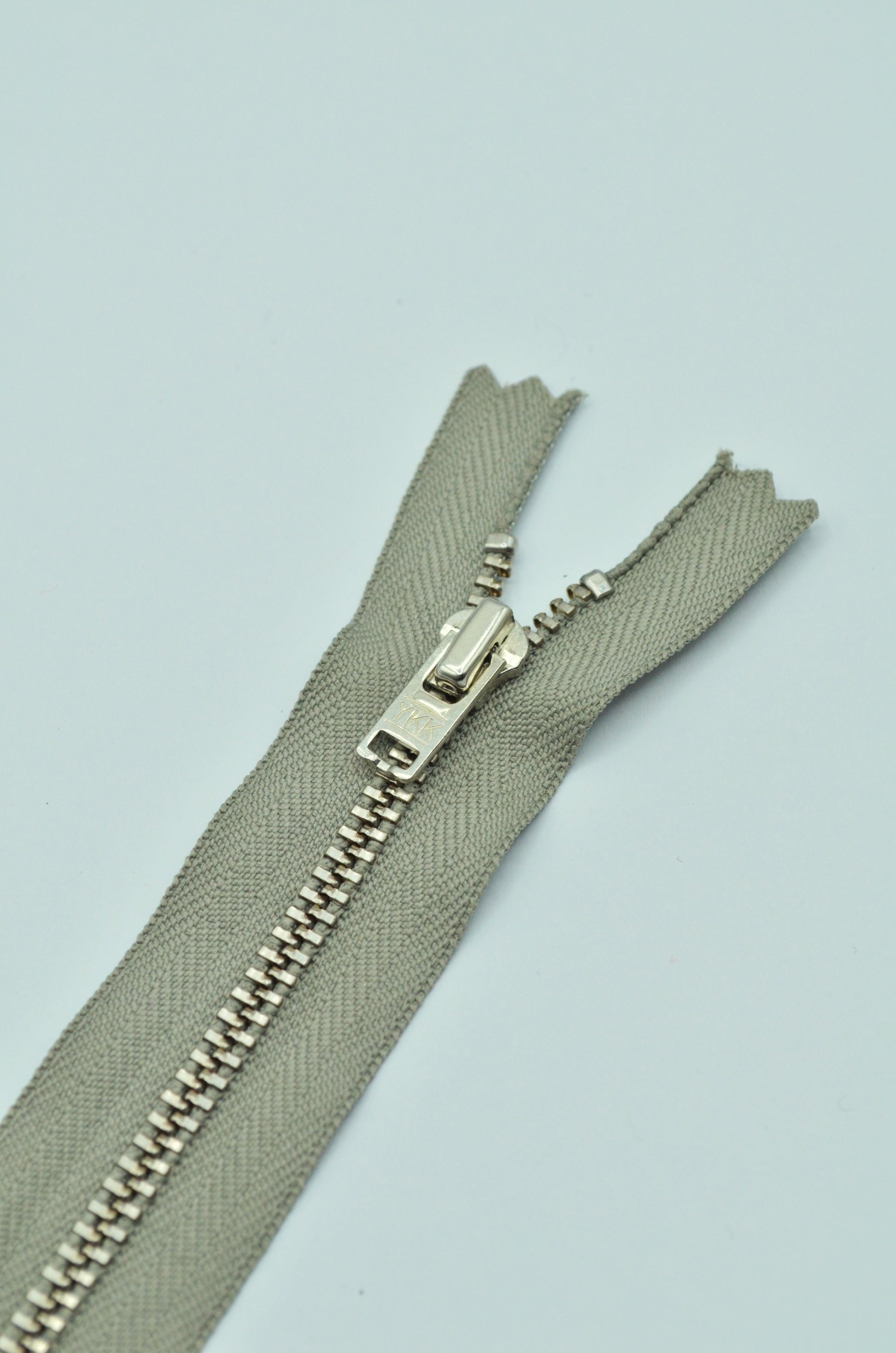 Fermoar Metalic YKK, 14cm, Gri