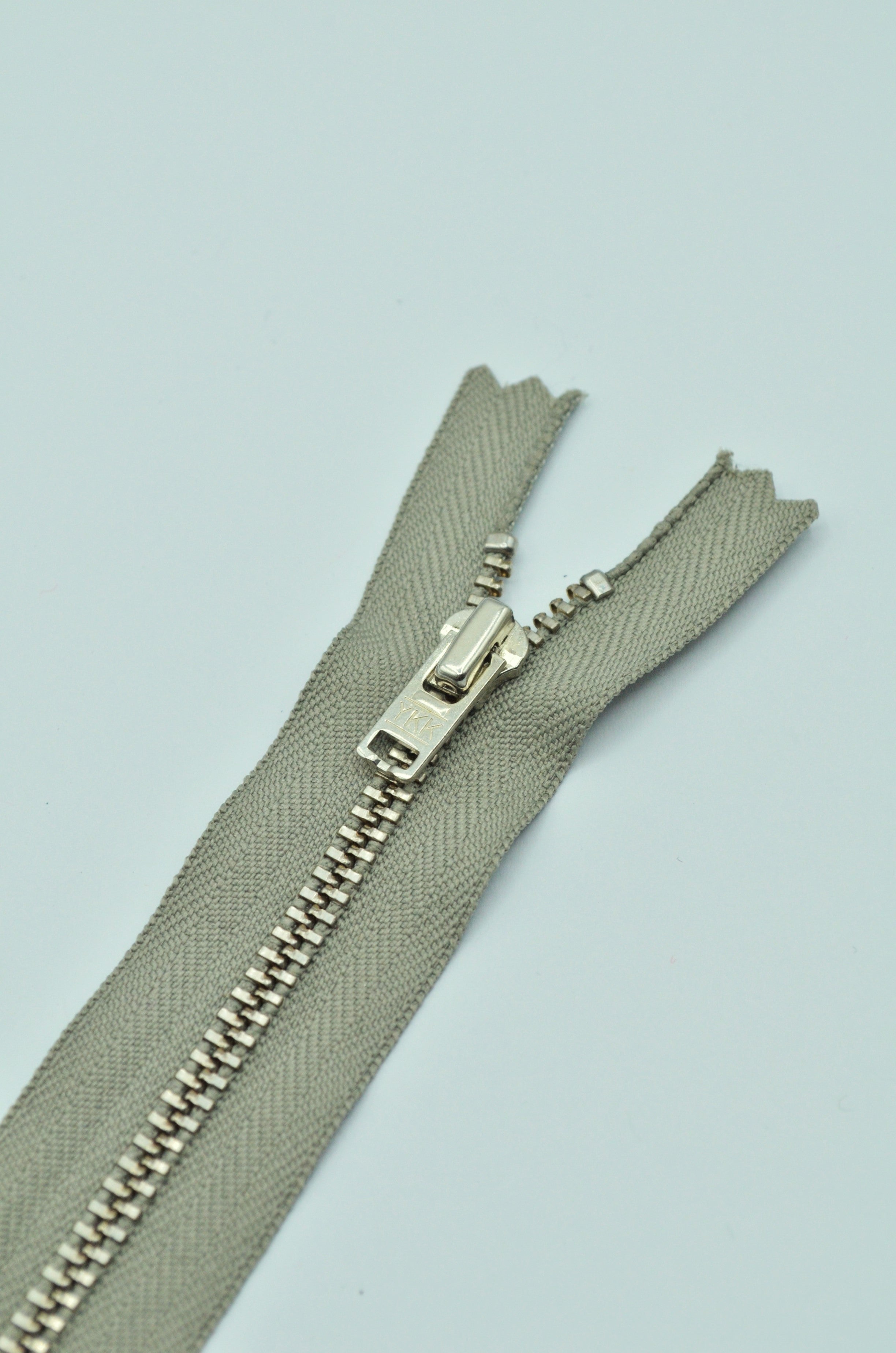 Fermoar Metalic YKK, 14cm, Gri