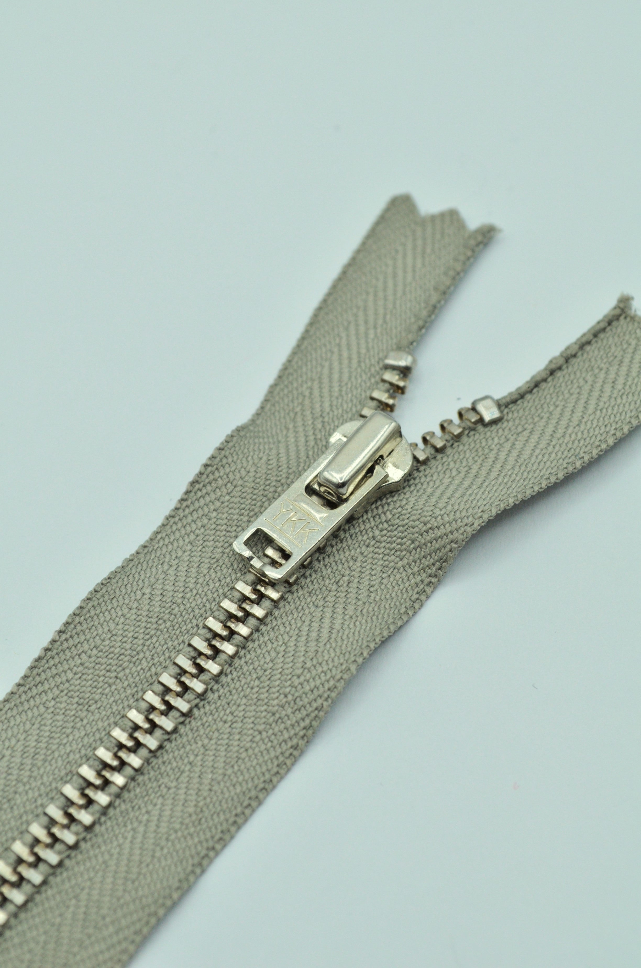 Fermoar Metalic YKK, 14cm, Gri