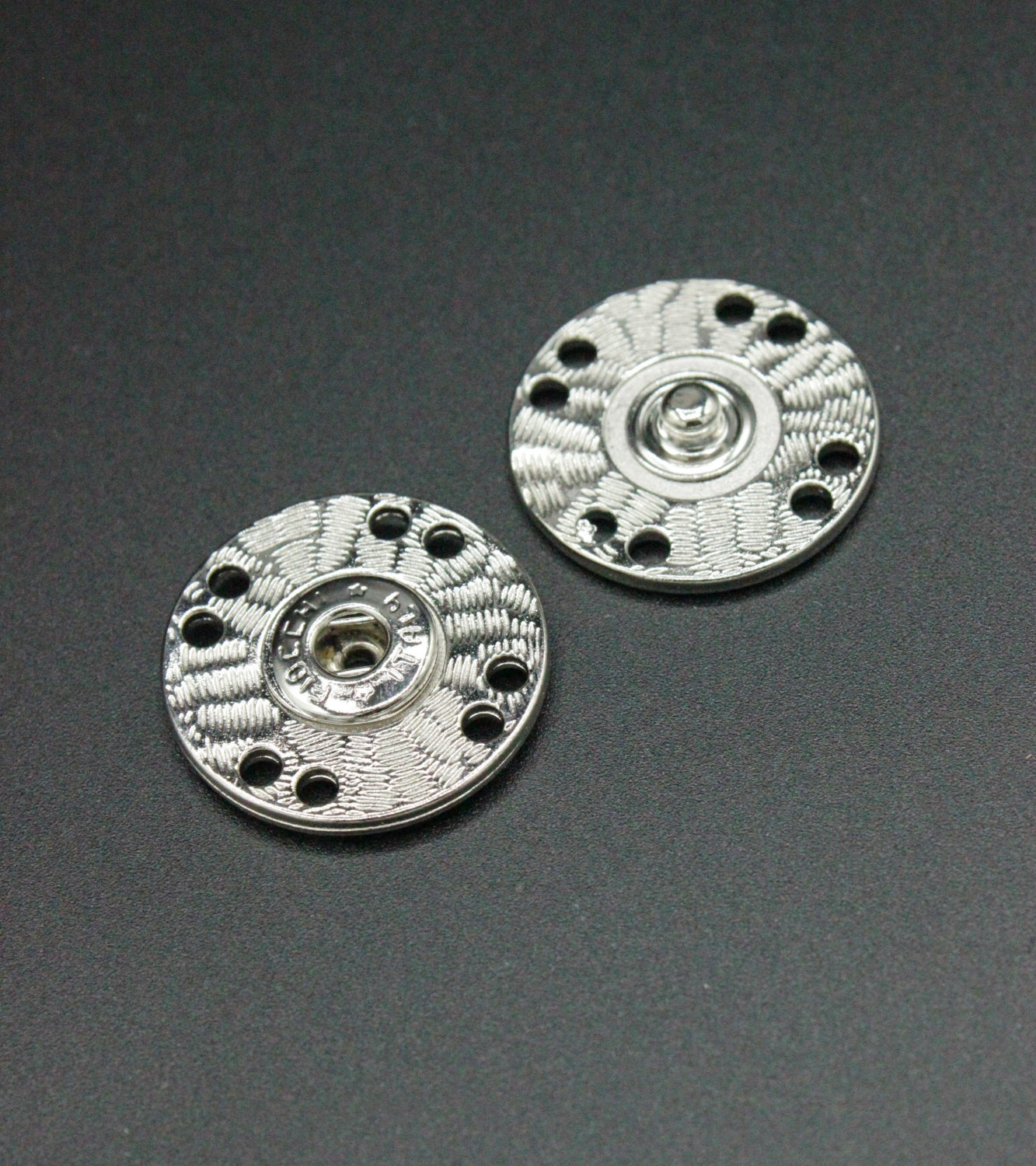 Capse Metalice Argintii, 28mm