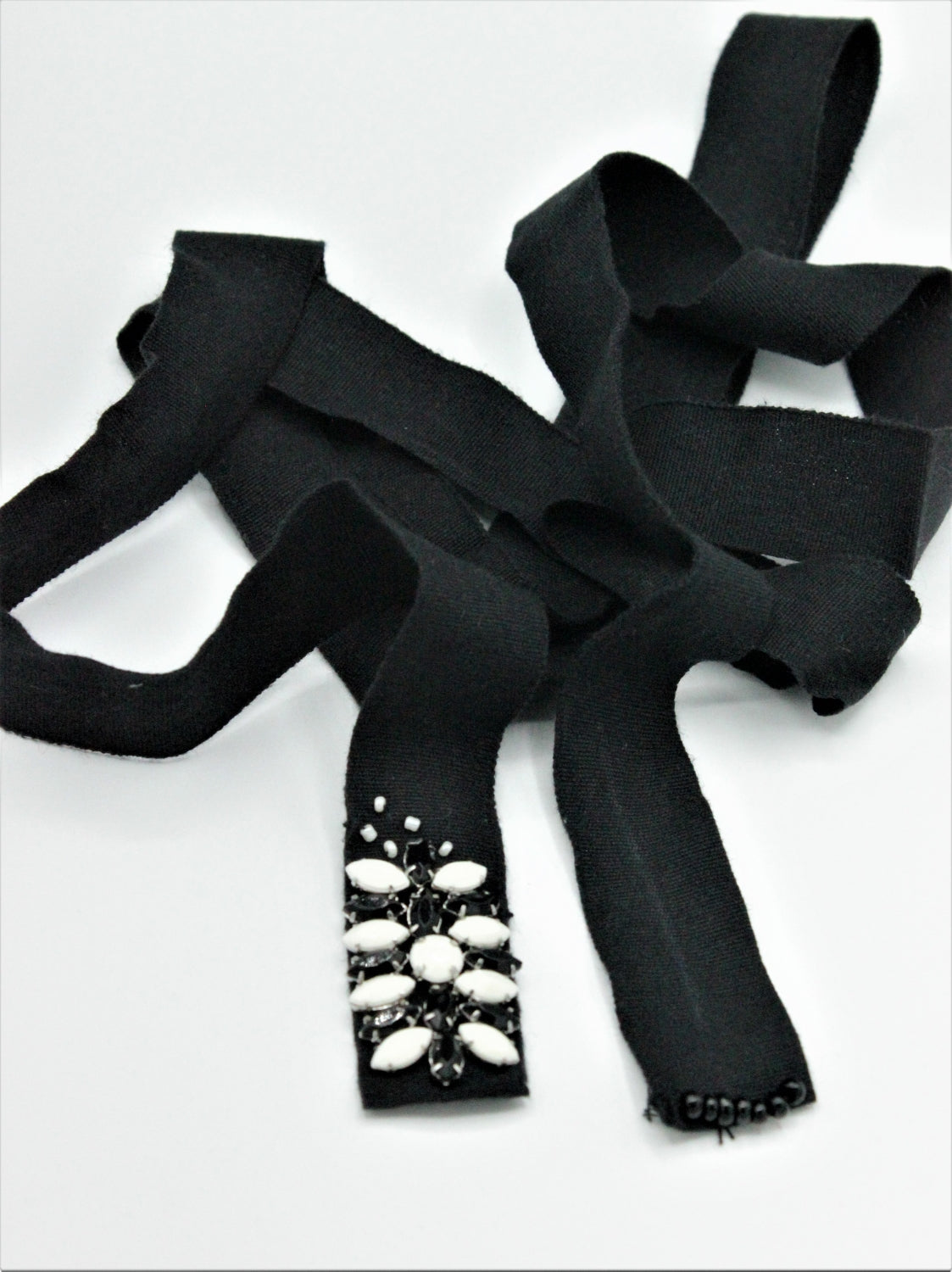 Cordon Subtire De Bumbac Cu Un Accesoriu Cu Pietre 155cm x 2.50cm