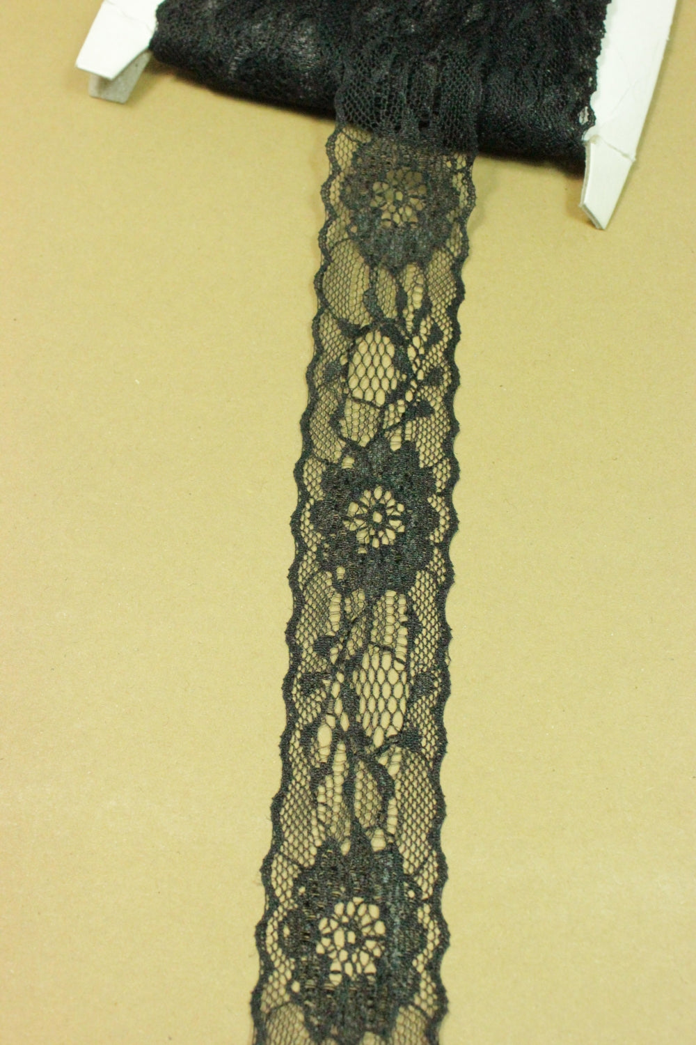 Dantela 35mm, Negru
