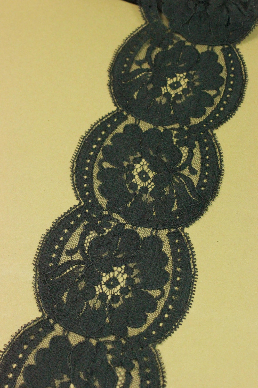 Dantela 9cm, Negru