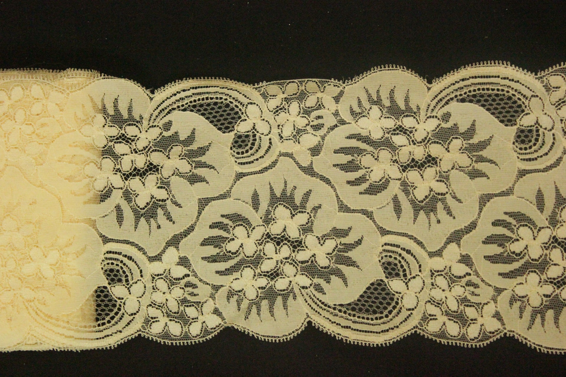 Dantela Banan, 13cm