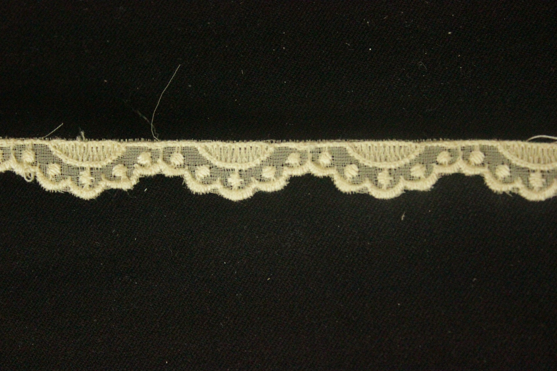 Dantela Banan, 1cm