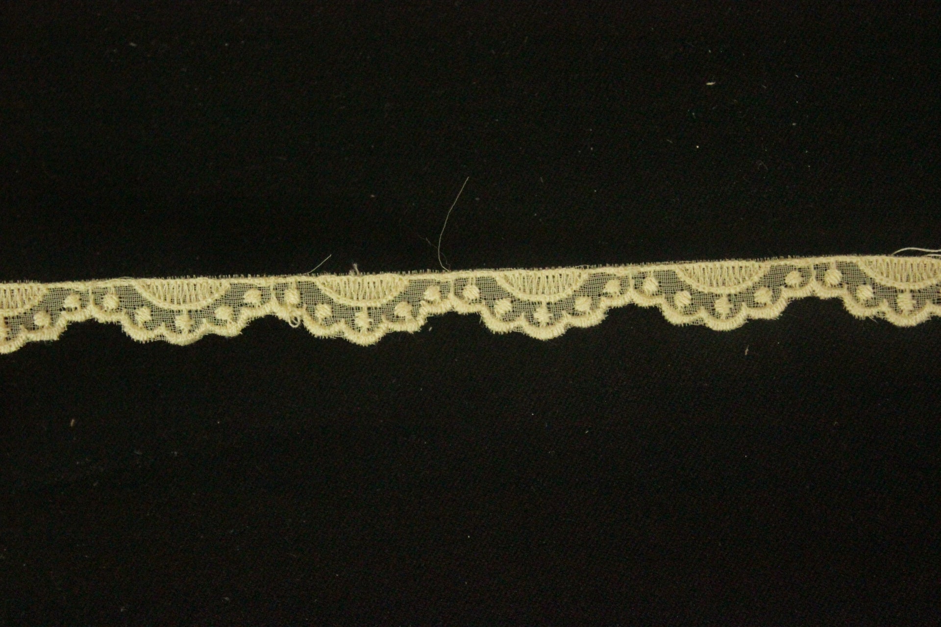 Dantela Banan, 1cm