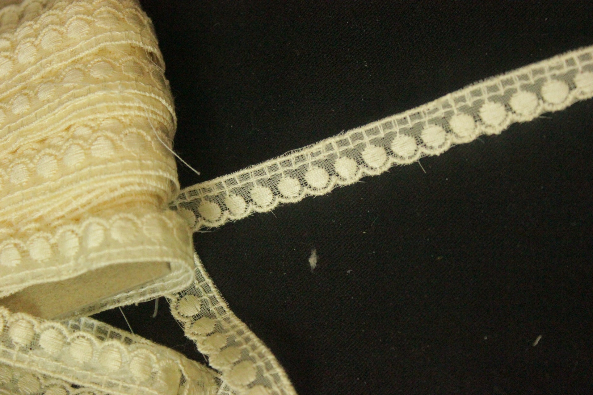 Dantela Banan, 1cm