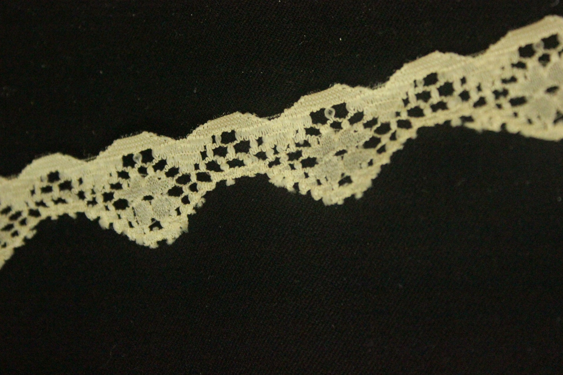 Dantela Banan, 2cm