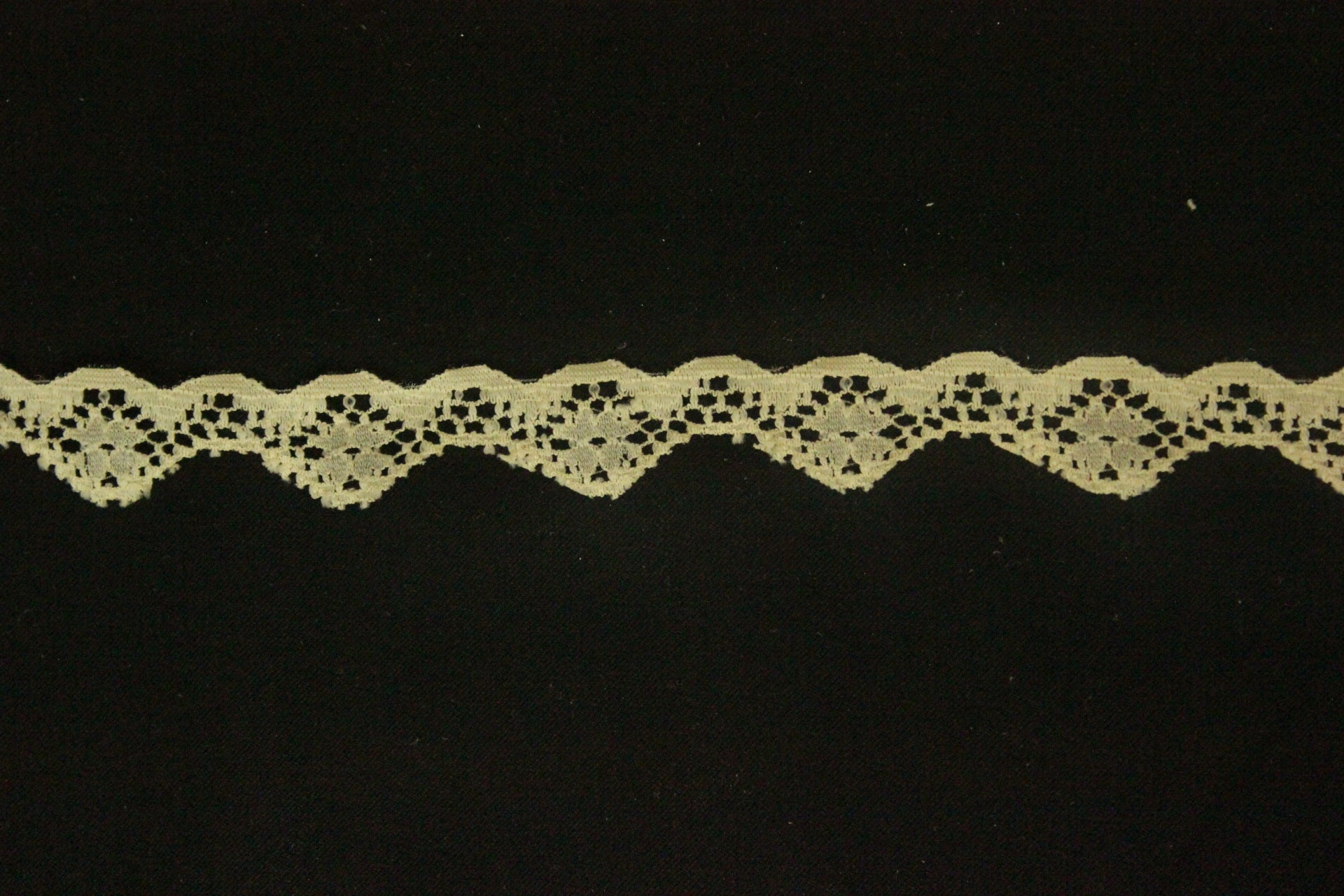 Dantela Banan, 2cm