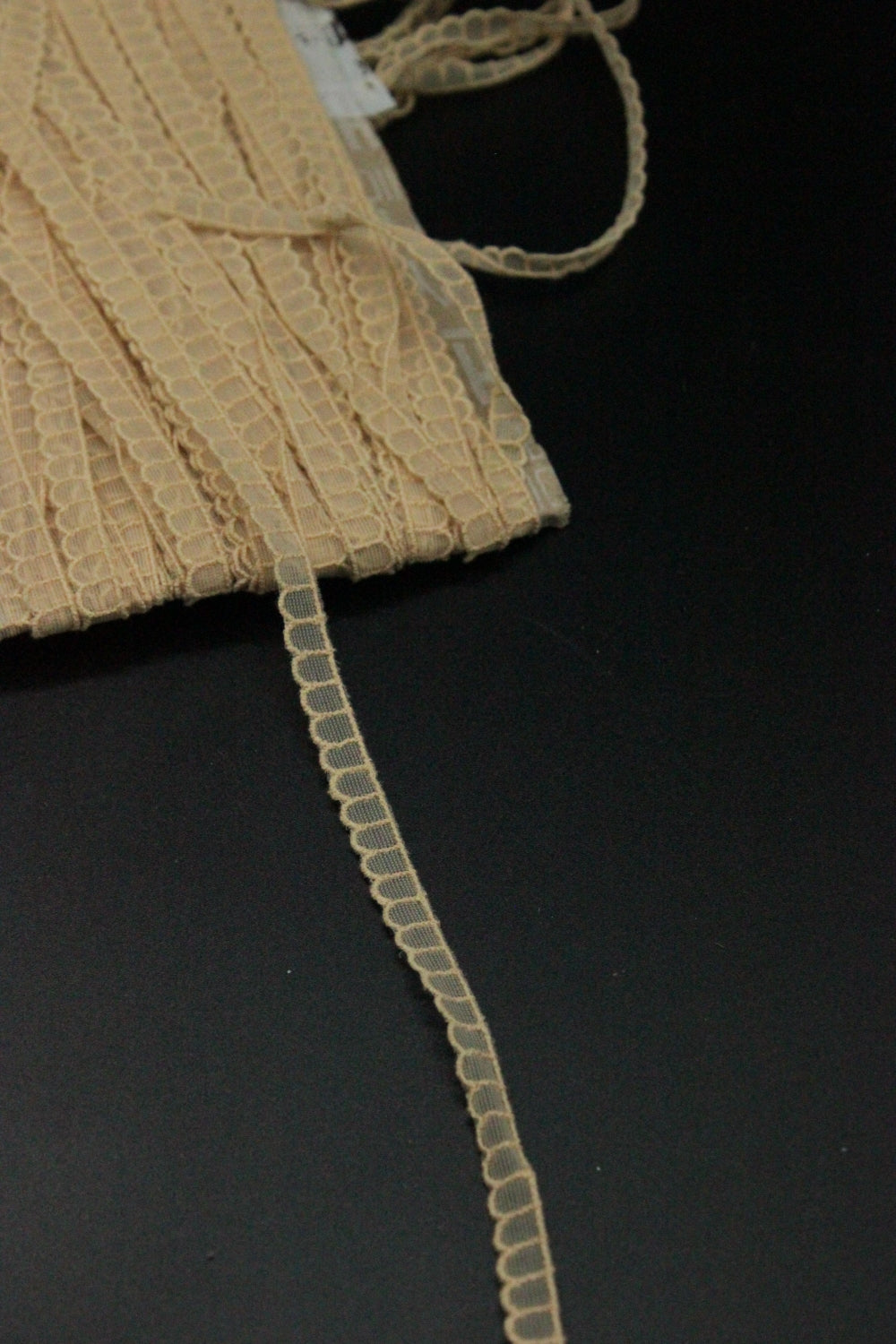 Dantela Bej, 8mm