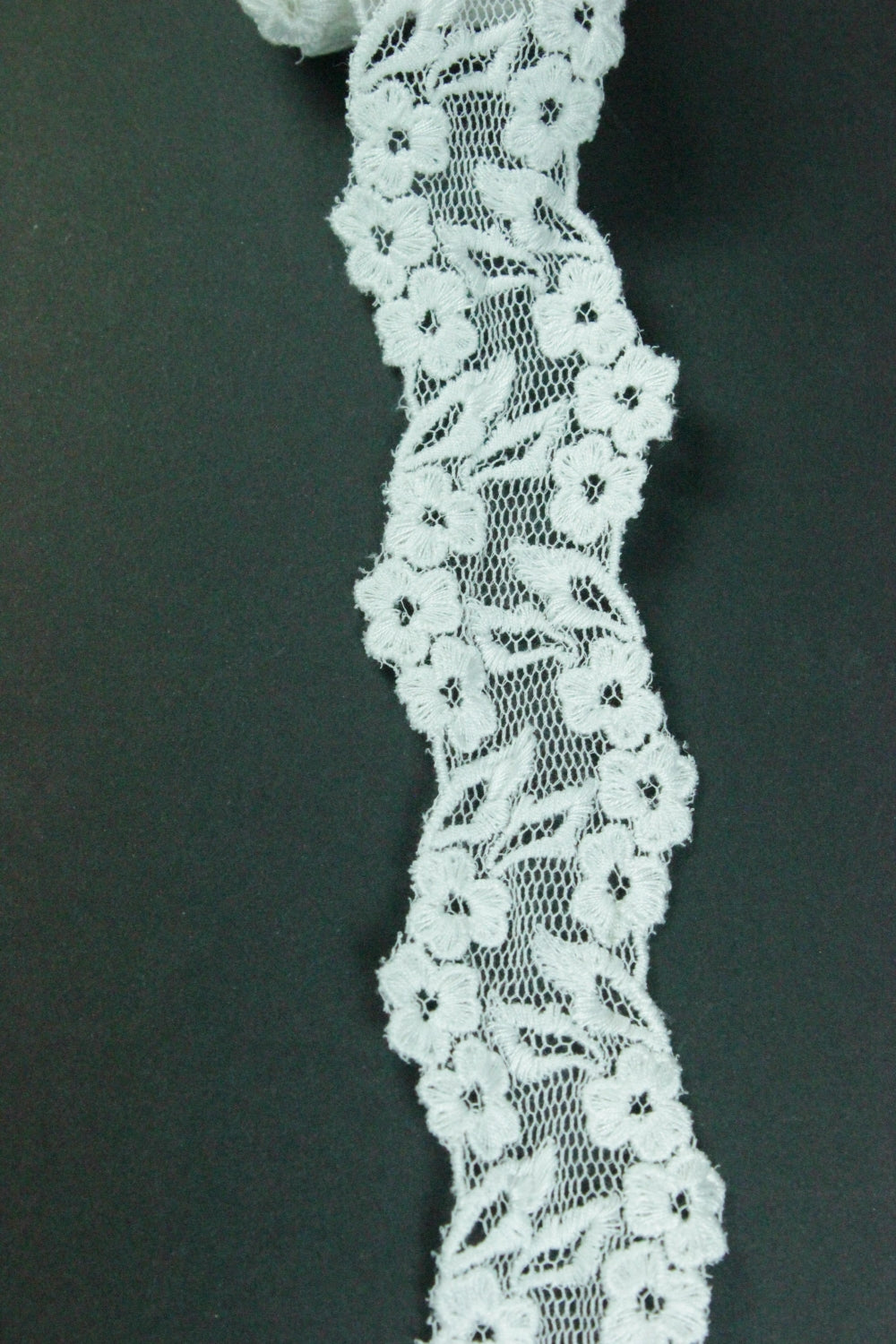 Dantela Brodata Pe Tull, 45mm, Ivoire