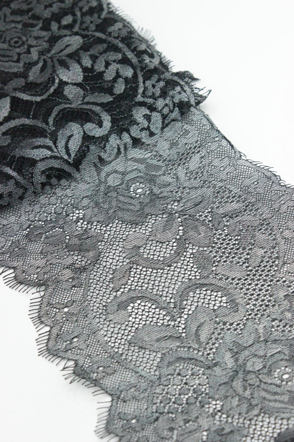 Dantela Chantilly 300 x 17cm, Negru Argintiu