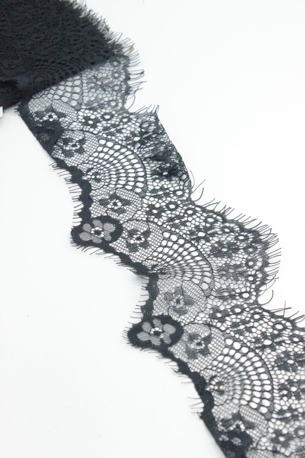 Dantela Chantilly 300 x 8cm, Negru