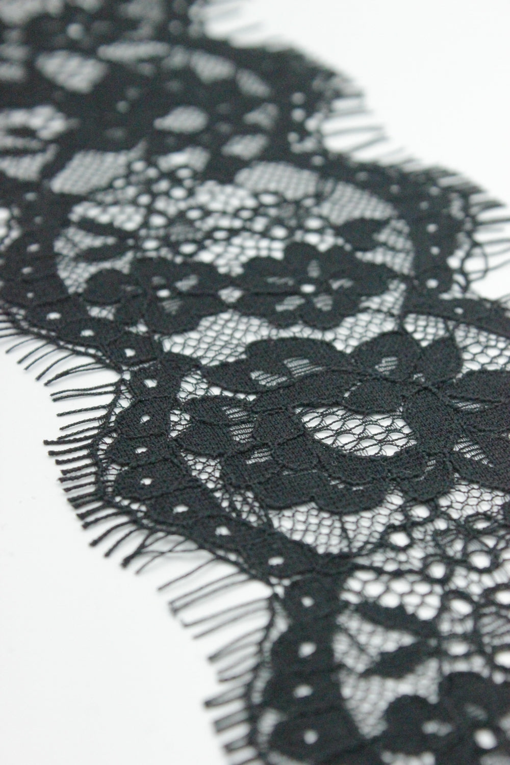Dantela Chantilly 300 x 8cm, Negru