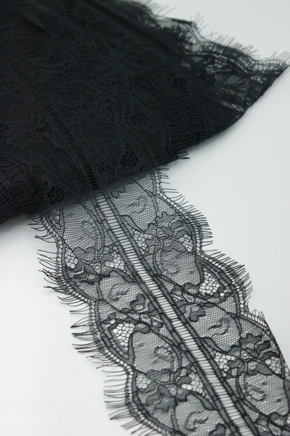 Dantela Chantilly 300x10cm, Negru