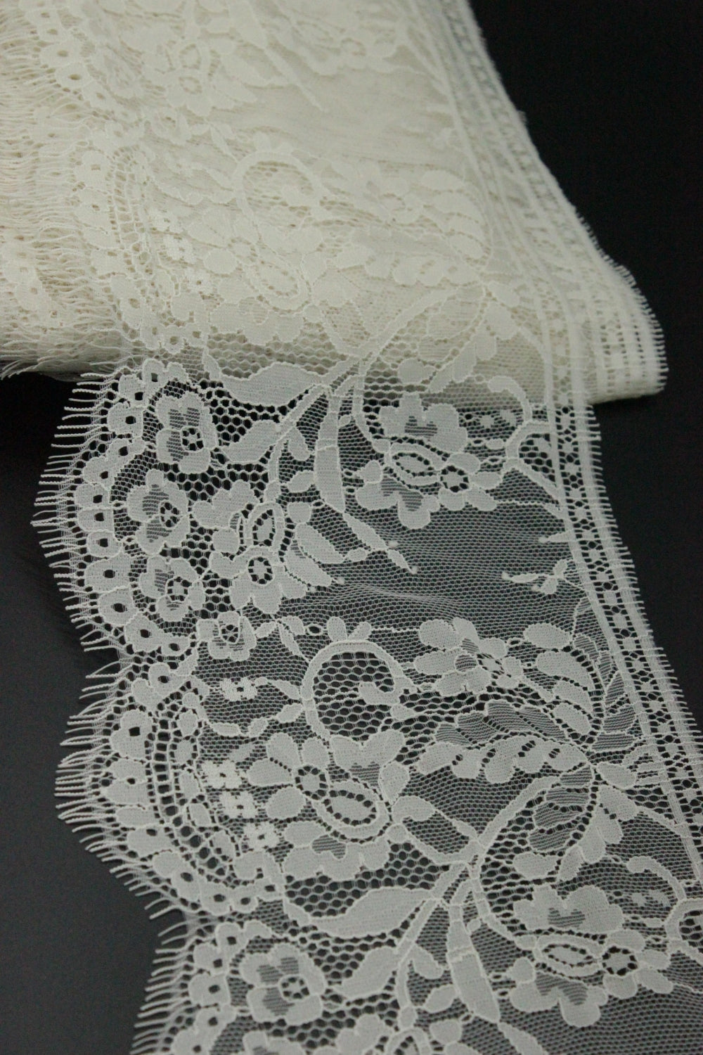 Dantela Chantilly 80 x 16cm, Crem, Pret/Bucata De 80cm