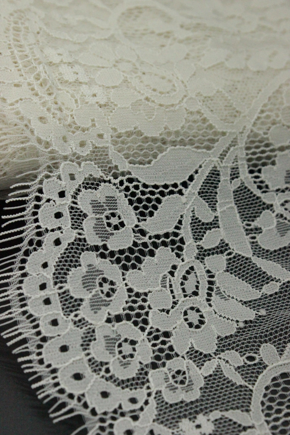 Dantela Chantilly 80 x 16cm, Crem, Pret/Bucata De 80cm