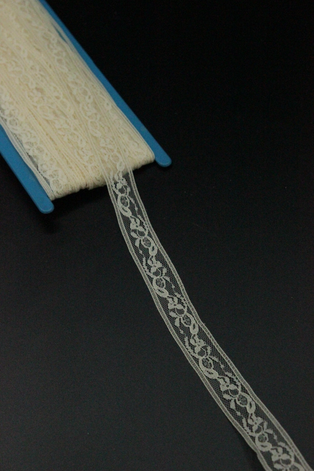 Dantela Crem, 17mm