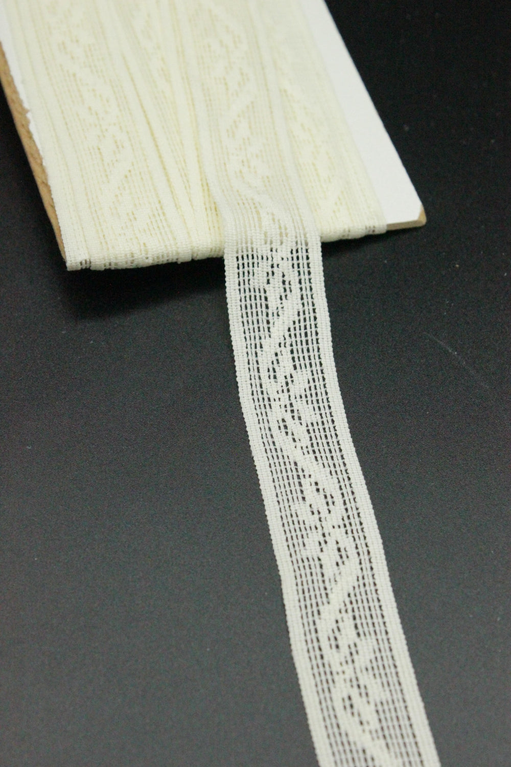 Dantela Crem, 20mm