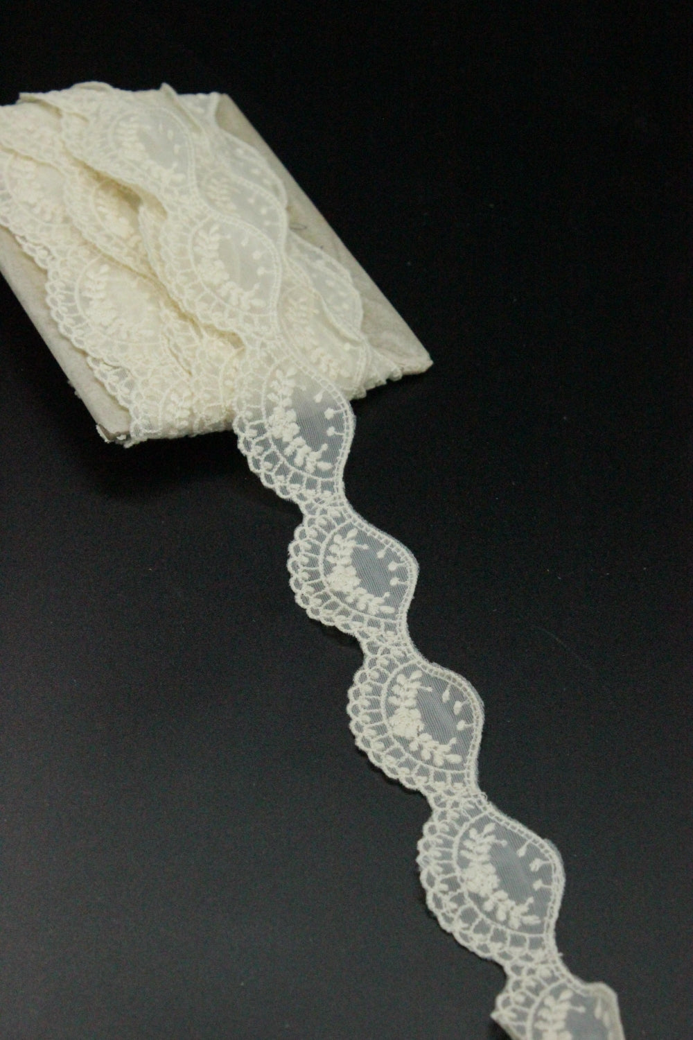Dantela Crem, 34mm