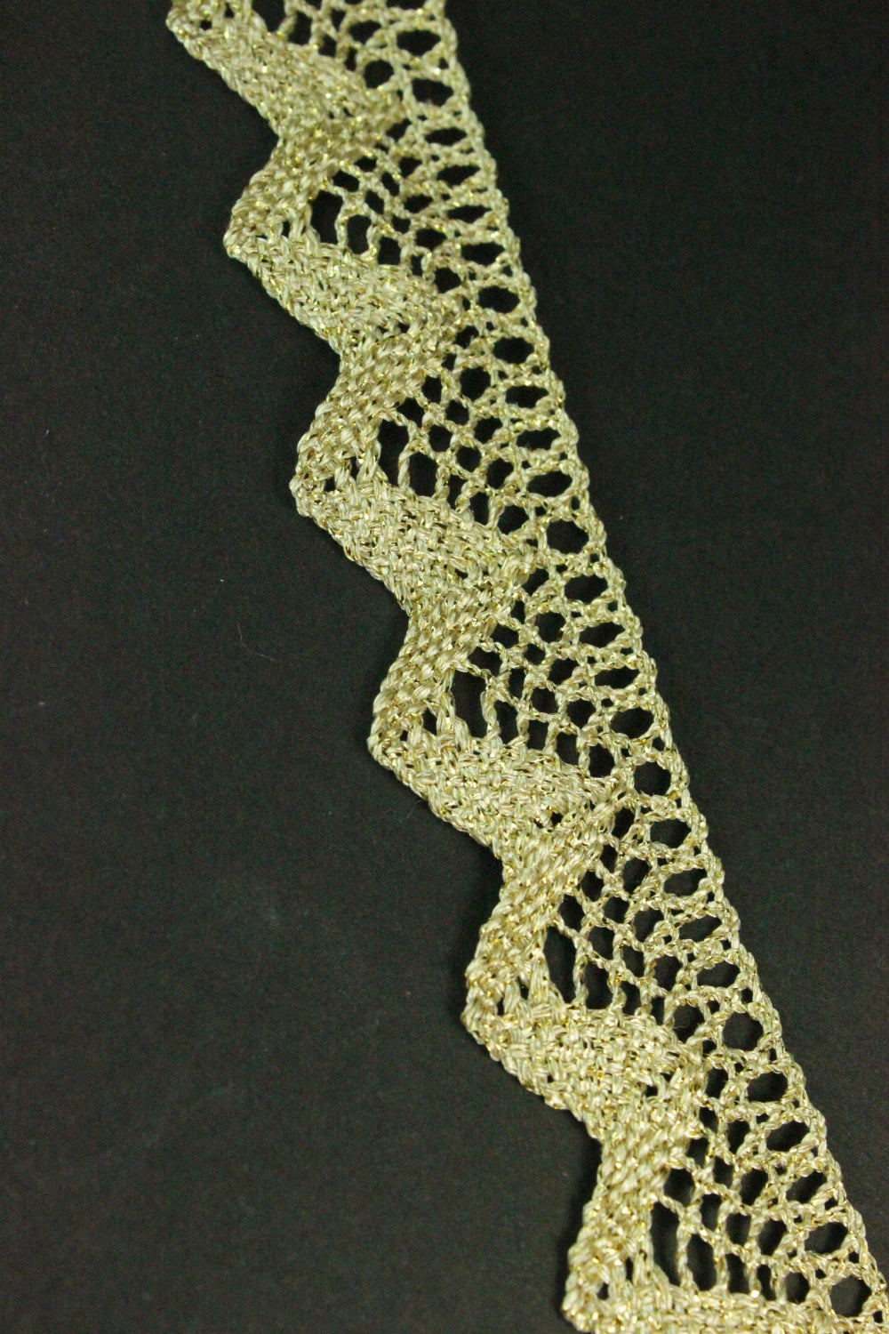Dantela De Bumbac Mercerizata Cu Fir Lame, 25mm