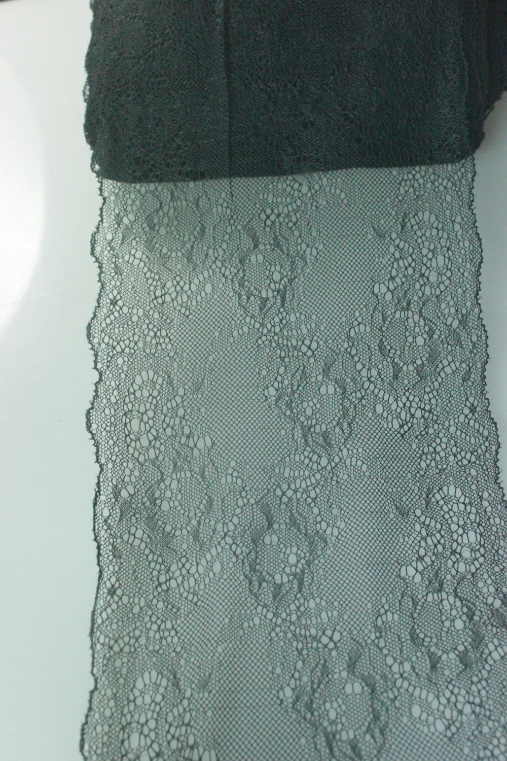 Dantela Fina Neagra, 15cm