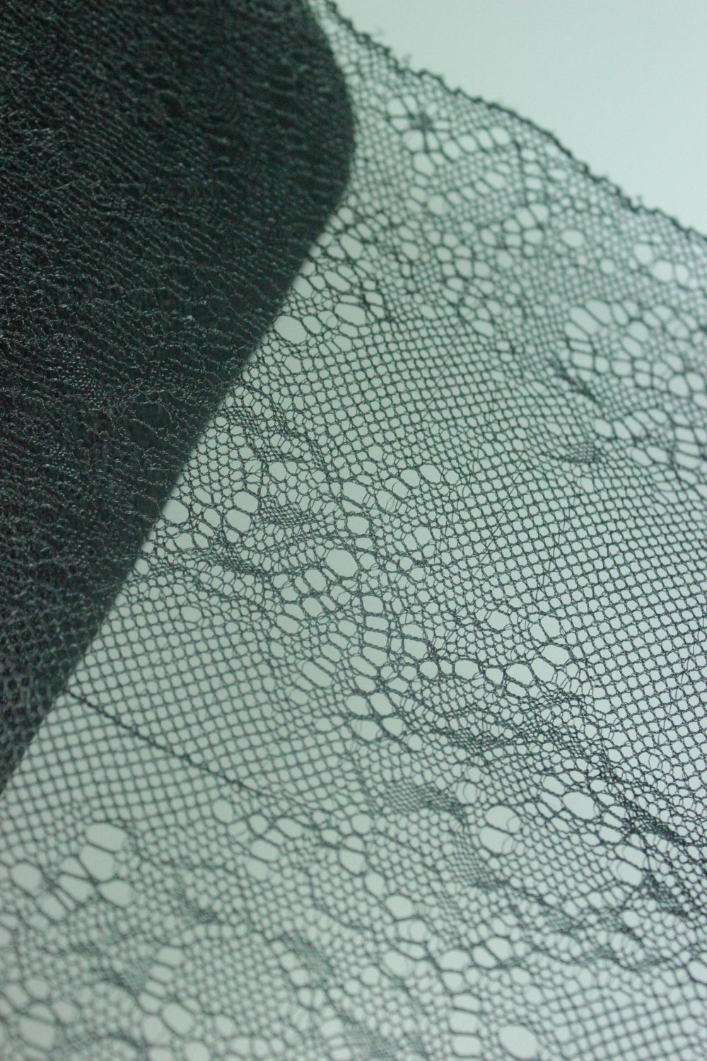 Dantela Fina Neagra, 15cm