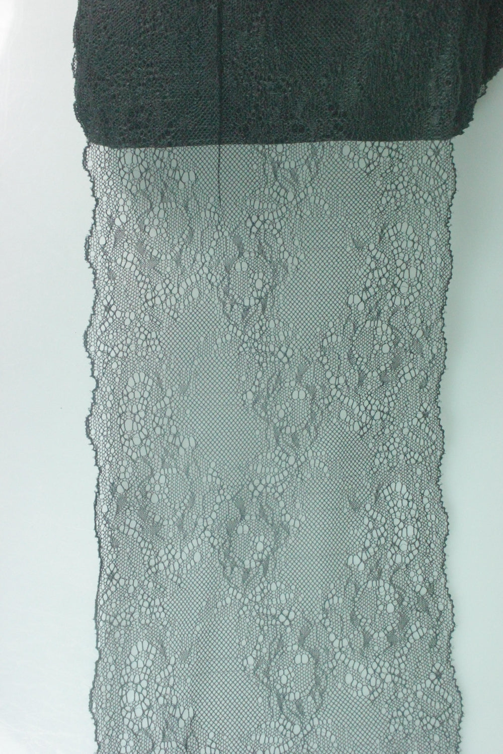 Dantela Fina Neagra, 15cm