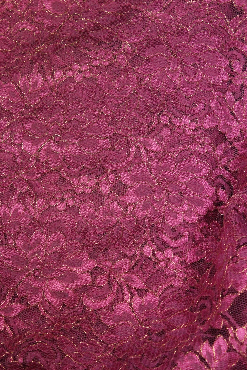 Dantela Magenta Cu Fir Auriu
