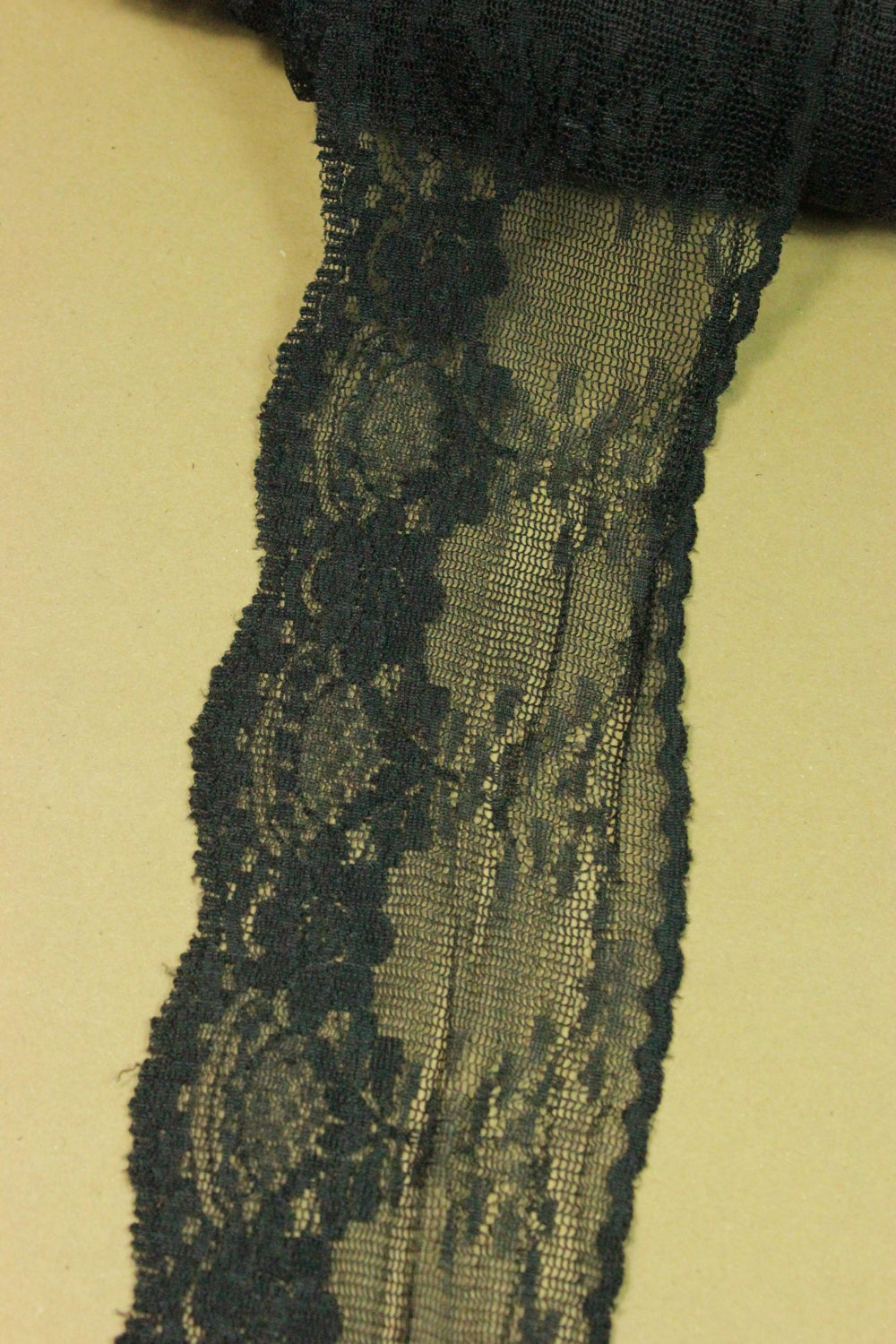 Dantela Neagra, 70mm