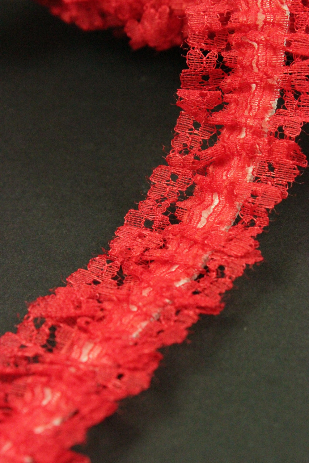 Dantela Pe Elastic Incretita, 30mm, Rosu