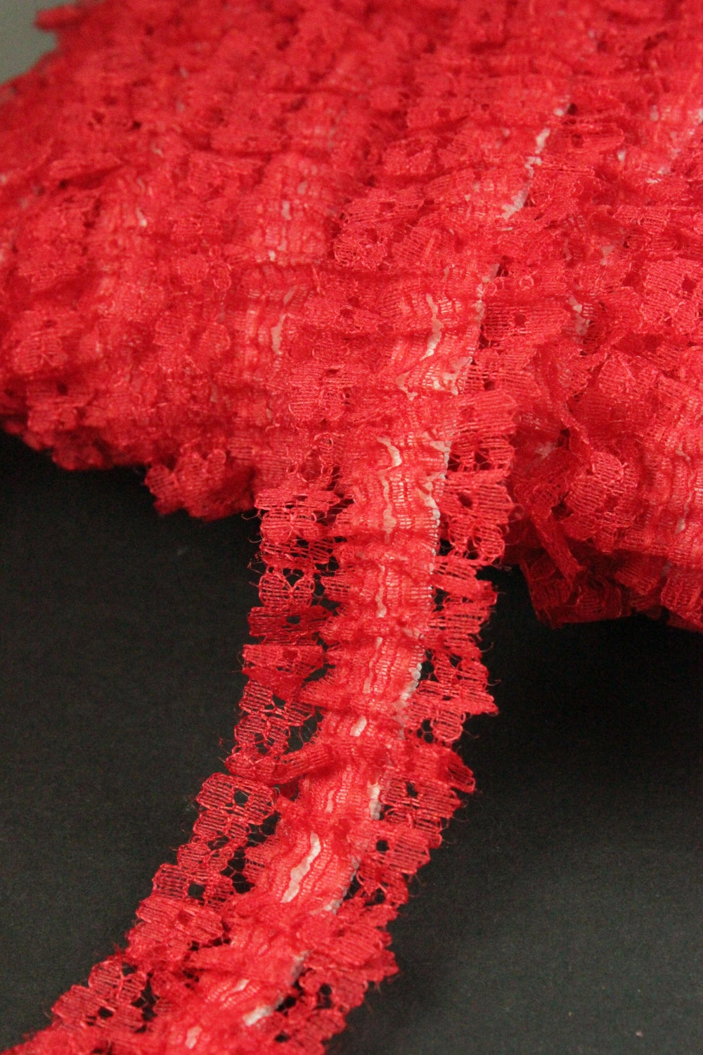 Dantela Pe Elastic Incretita, 30mm, Rosu