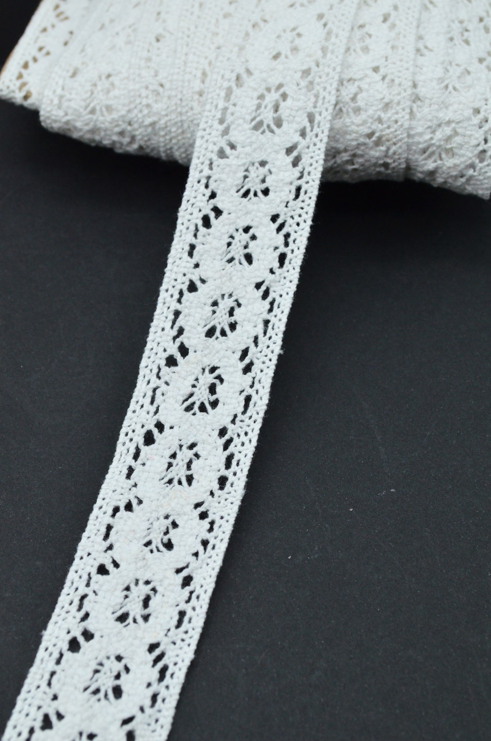 Dantela De Bumbac 2.70 cm, Alb