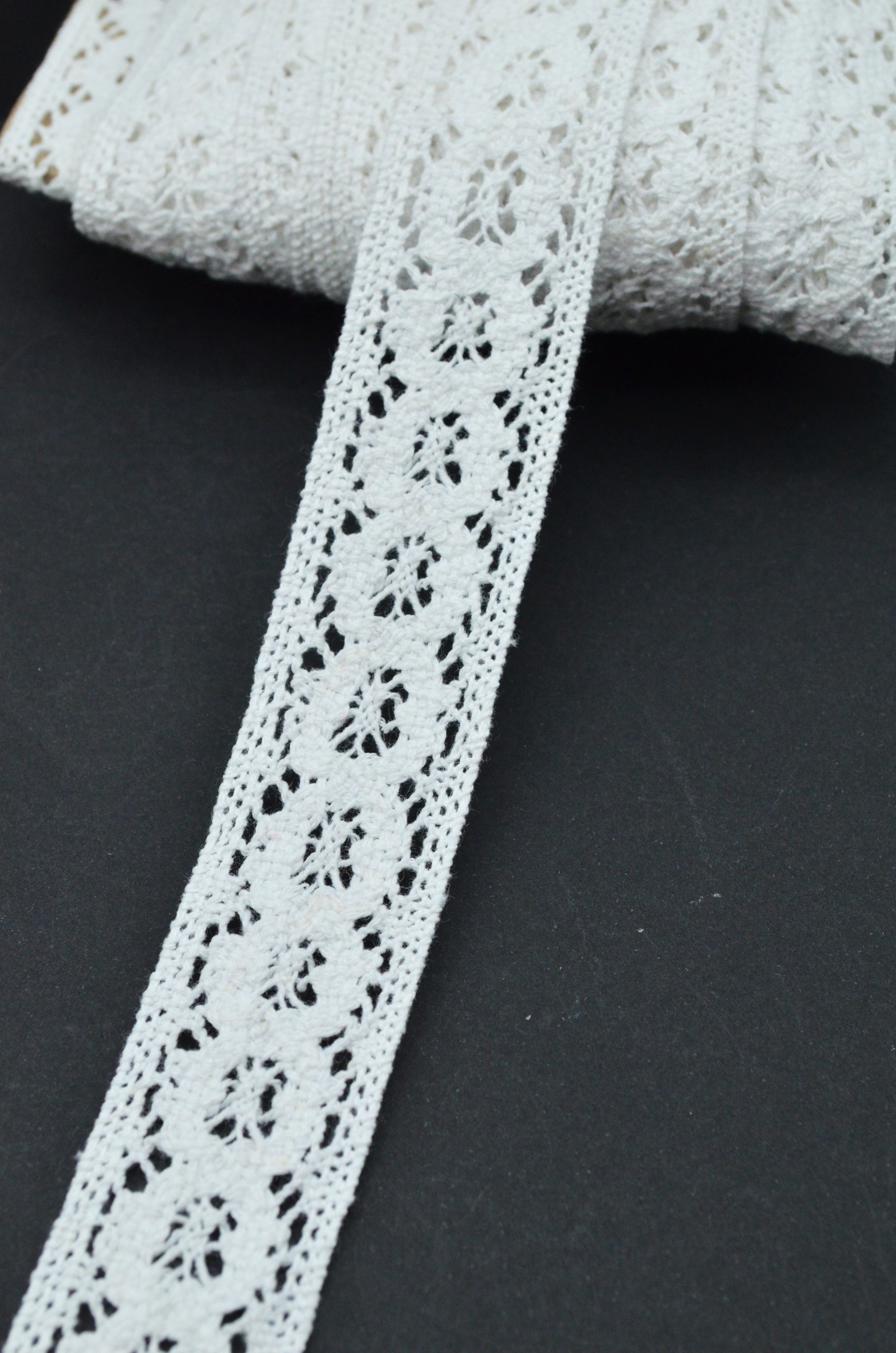 Dantela De Bumbac 2.70 cm, Alb