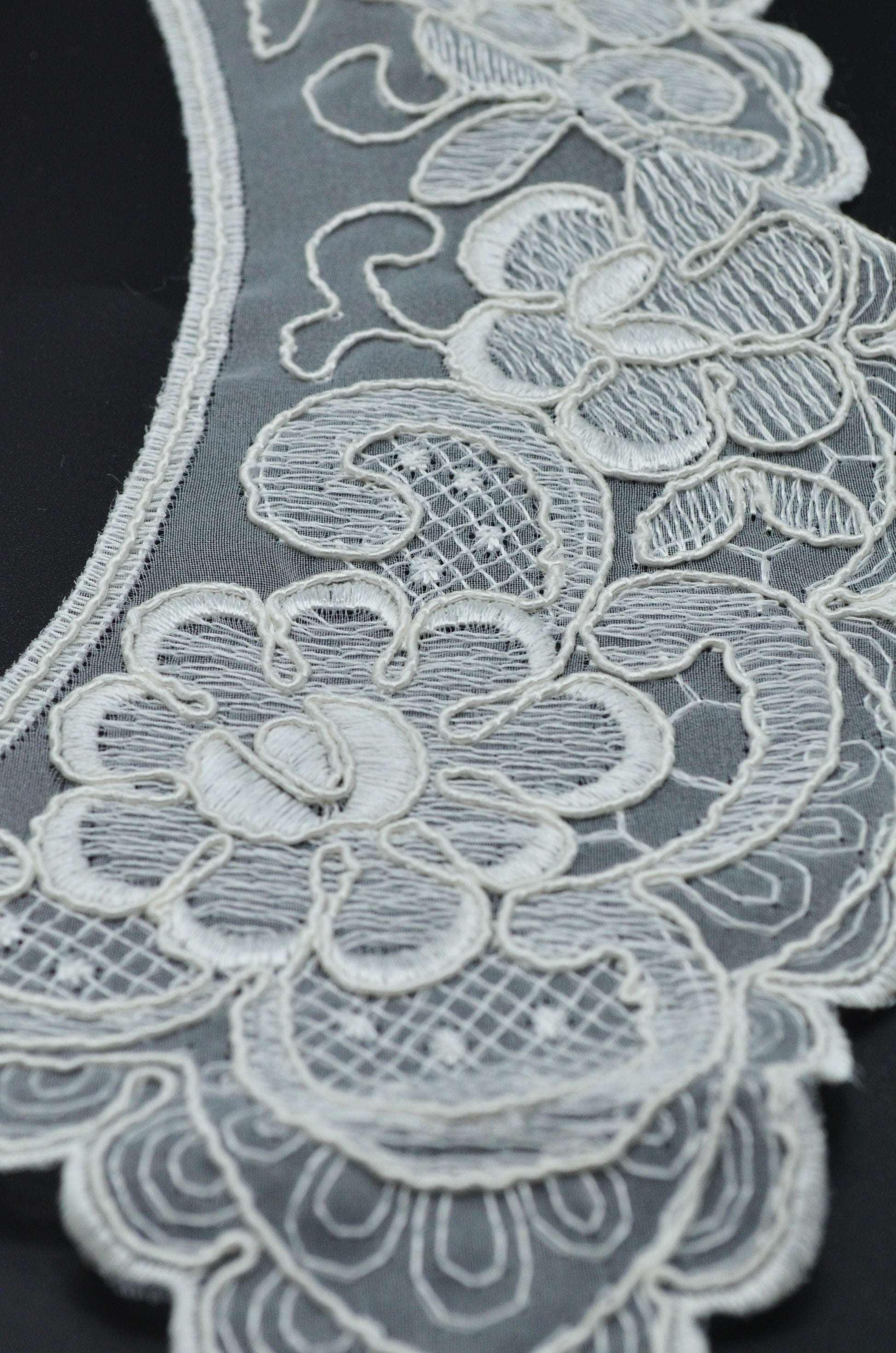 Guler Din Organza Brodat, 10x35cm, Alb