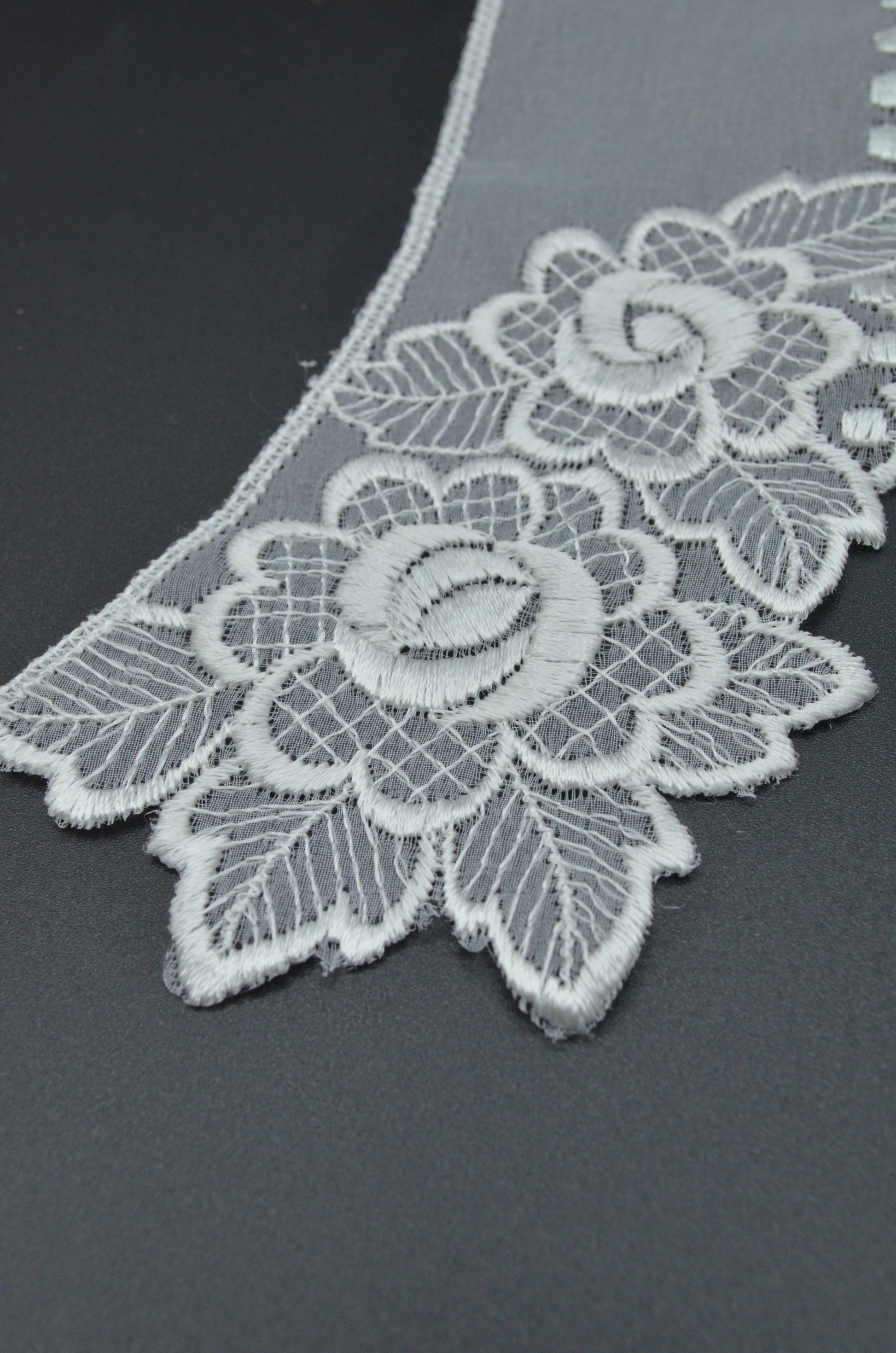 Guler Din Organza Brodat, 23x5cm, Alb