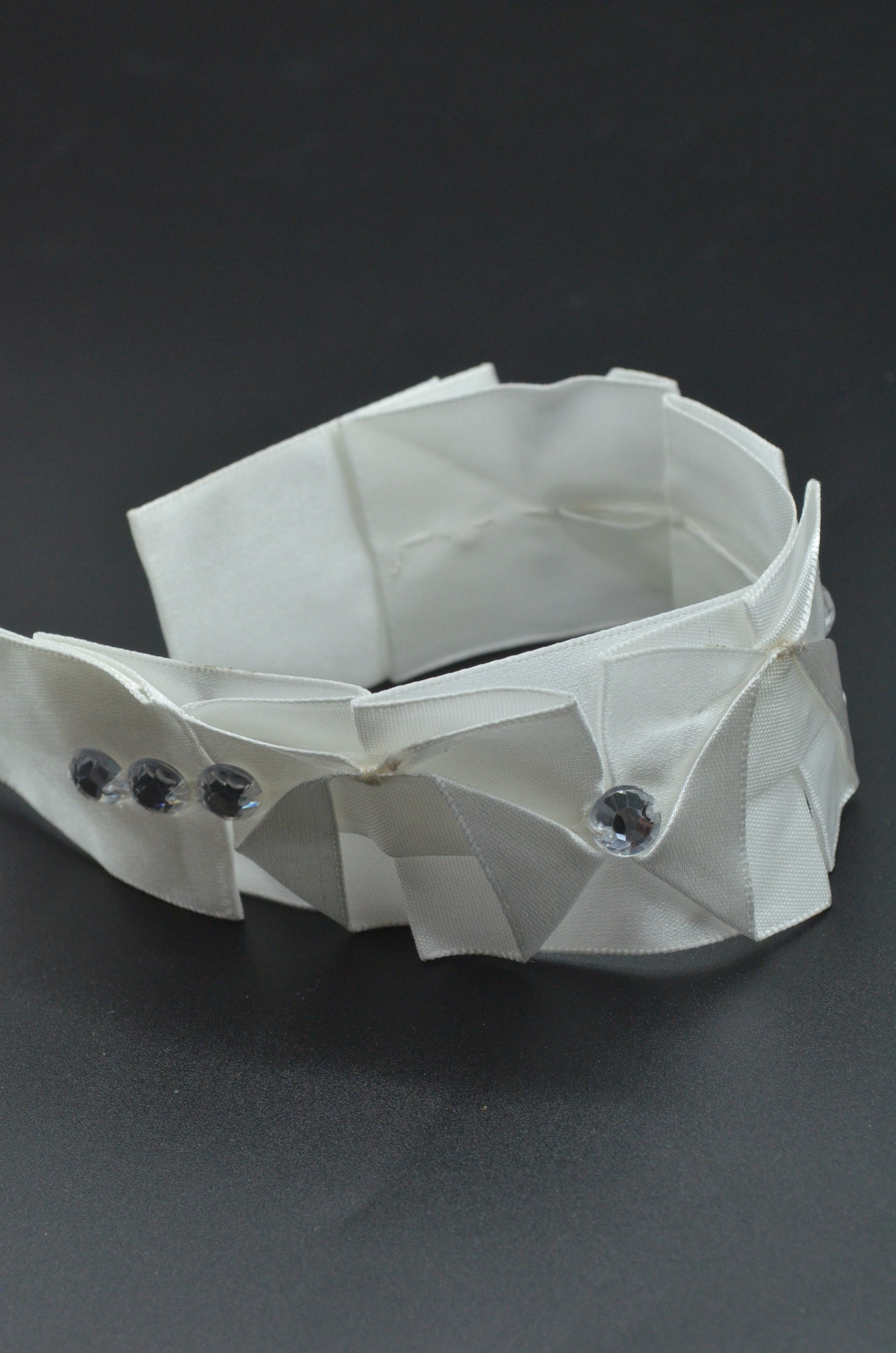 Aplicatie Manseta Satinata Cu Pietre, 4x25cm, Alb