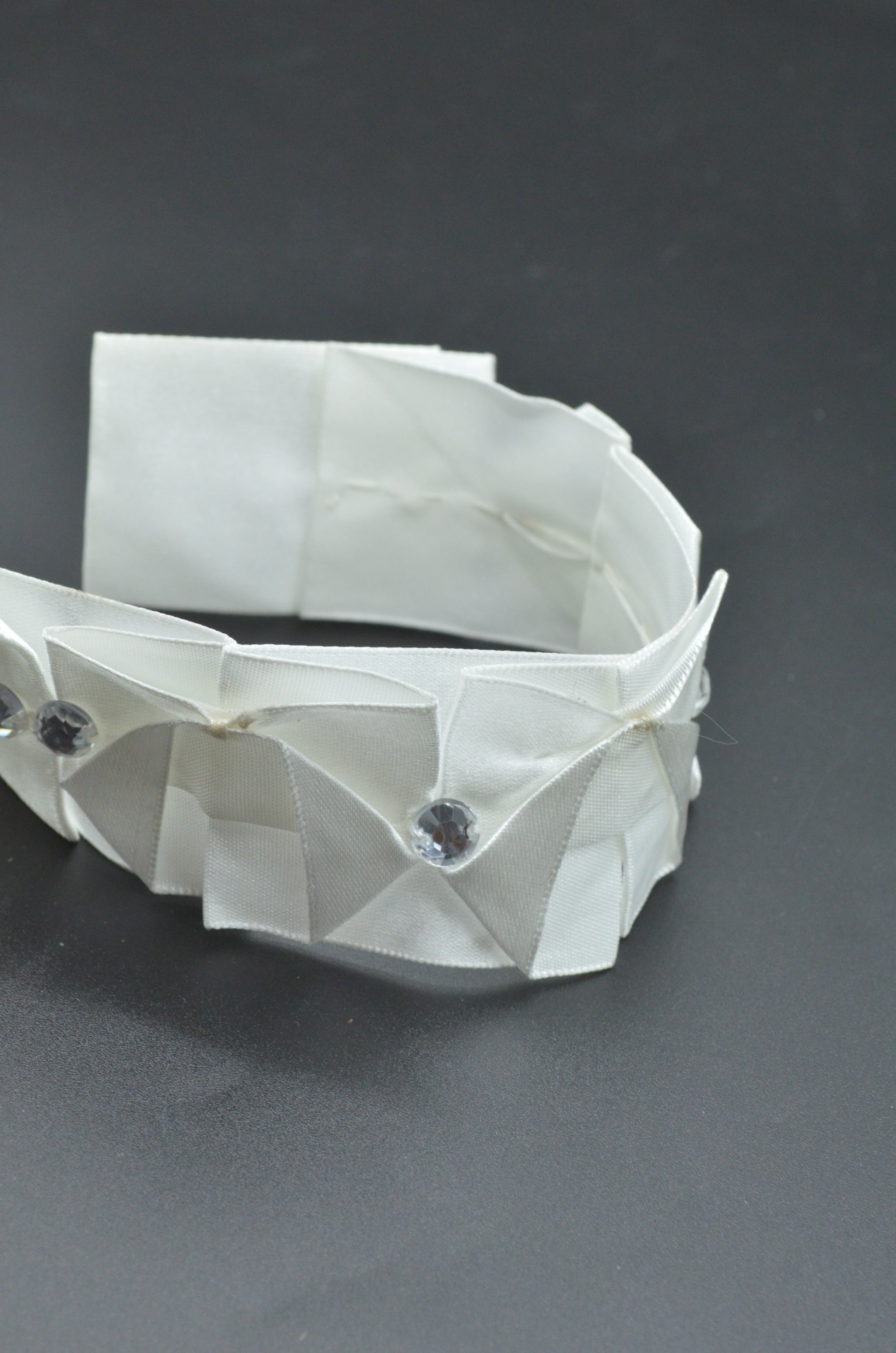 Aplicatie Manseta Satinata Cu Pietre, 4x25cm, Alb