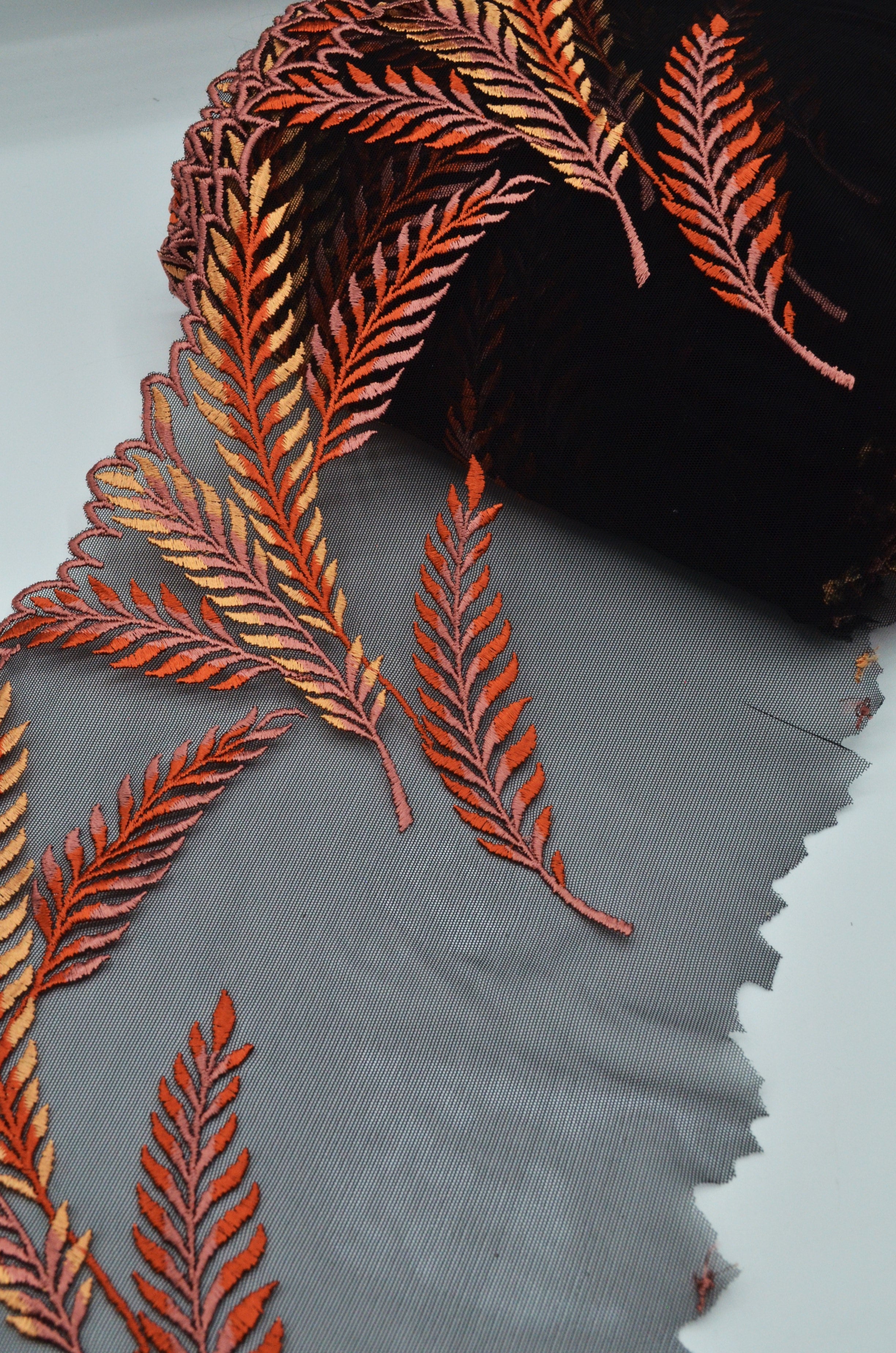 Tull Elastic Brodat 20 cm 
