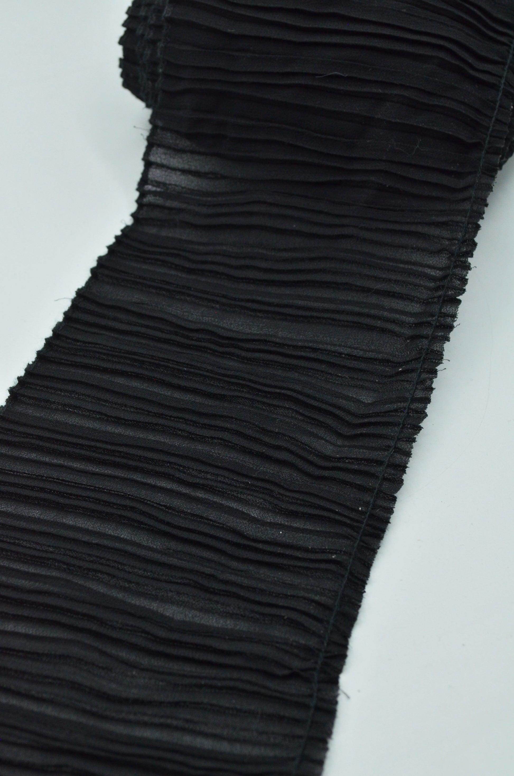 BANDA VOLANE PLISATA DIN VOAL NEGRU, 11.50CM