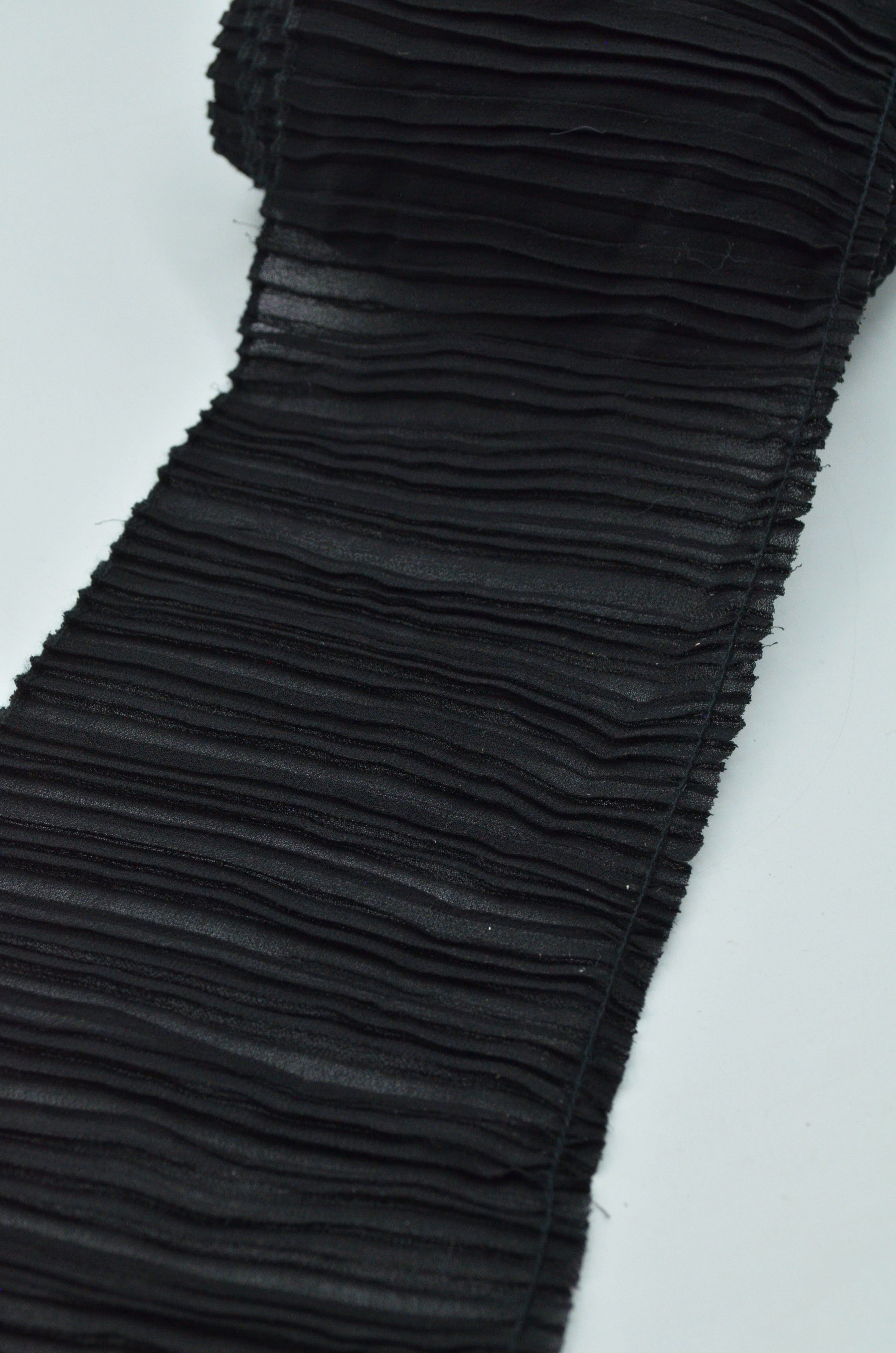 BANDA VOLANE PLISATA DIN VOAL NEGRU, 11.50CM